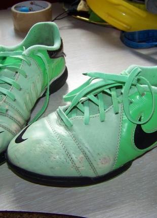 Кросівки-бутси футбольні nike ctr360 салатові 36.5 розмір 23.5 см стопа6 фото