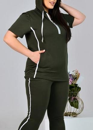 Костюм-двійка жіночий спортивне худі кофта з капюшоном із коротким рукавом штани капрі батал хакі4 фото