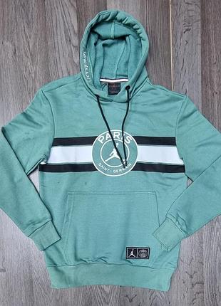 Стильна спортивна кофта.