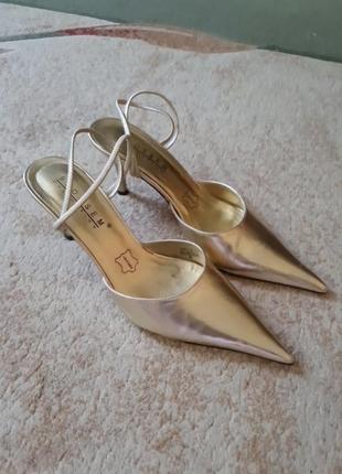 Туфли шлепки золотистые