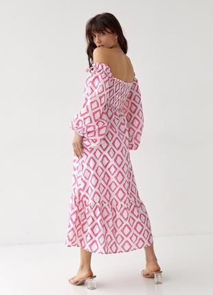 Длинное платье в ромбы с оборкой внизу - розовый цвет, m (есть размеры)2 фото