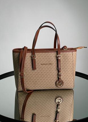 Женская стильная бежевая коричневая сумка шоппер michael kors тренд сезона7 фото