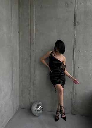 Атласное платье с затяжками на бретелях 🖤9 фото