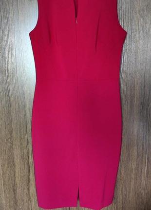 Червона сукня