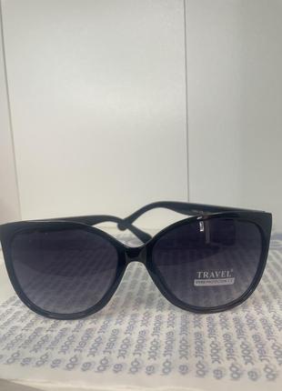 Очки солнцезащитные