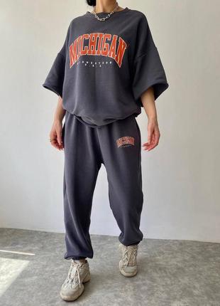 Костюм спортивный