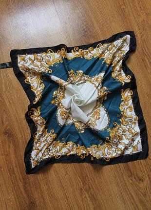 Красивий невеликий хустку з дорогою картинкою в зображенні h&m