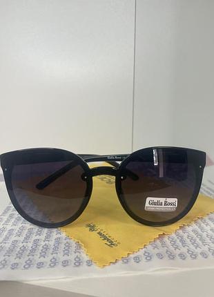 Очки солнцезащитные