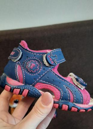 Сандалі (босоніжки)