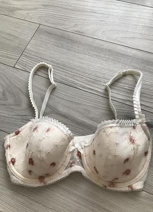 Бюстгальтер
