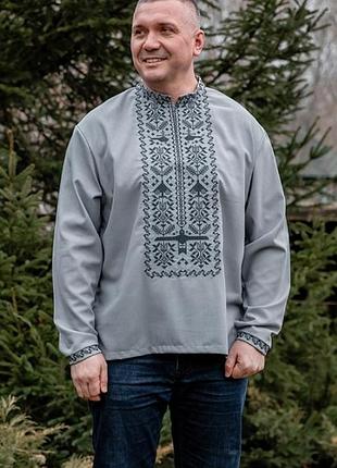 Мужская вышитая рубашка