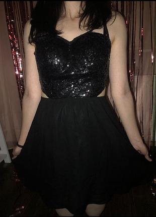 Платье платье с вырезами на талии