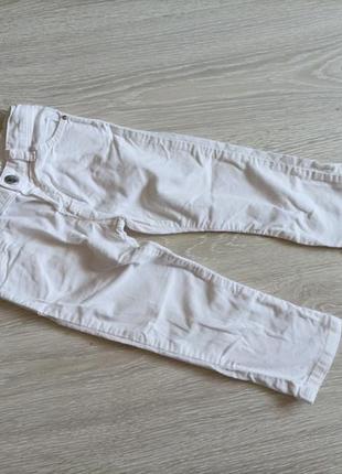 Класні білі джинси брюки штани для маленького модника чи модниці