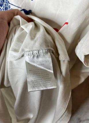 Очень красивая футболка burberry с большим логотипом на груди5 фото