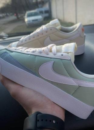 Nike blazer low beige green