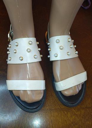 Босоніжки, розмір 36