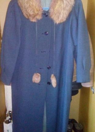 Пальто жіноче вовняне з хутряним коміром1 фото