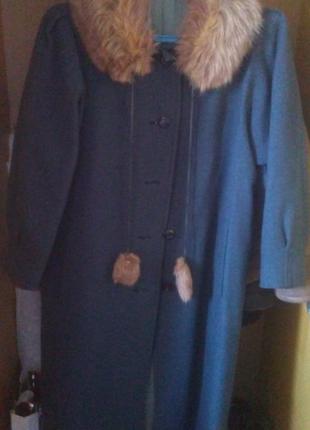 Пальто женское шерстяное с меховым воротником2 фото