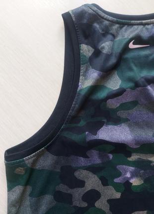 Камуфляжная майка для тренировок с графическим принтом nike dri-fit7 фото