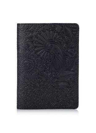 Дизайнерська шкіряна обкладинка для паспорта чорного кольору з відділенням для карт, колекція "mehendi art"