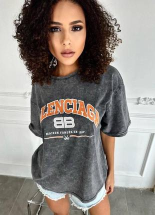 Футболка в стиле balenciaga оверсайз