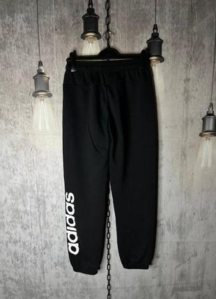 Оригинальные очень красивые брюки adidas из недавних коллекций