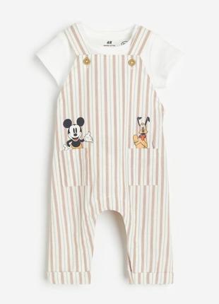 Комбинезон + бодик футболкой от h&m 62 размера disney