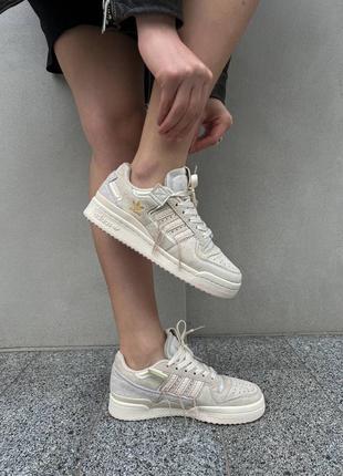 Жіночі кросівки кеди adidas low forum 84