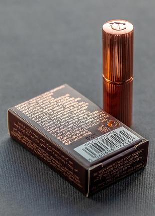 Матова помада для губ charlotte tilbury matte revolution lipstick — matte revolution lipstick 1.1 г3 фото