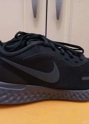 Кросiвки nike revolution 5