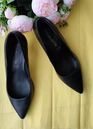 Кожаные туфли лодочки kitten heels tamaris