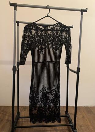 Черное кружевное платье