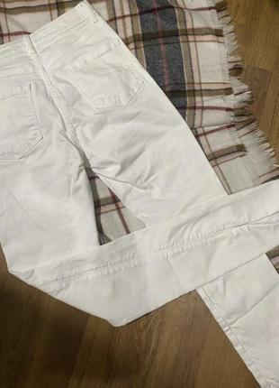 Трендові джинси з розрізами, білі джинси з розрізами4 фото