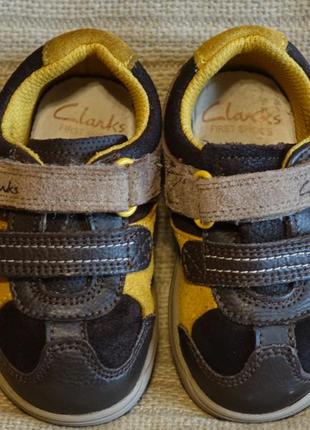Комбинированные кожаные кроссовки clarks first shoes англия 20 р.3 фото