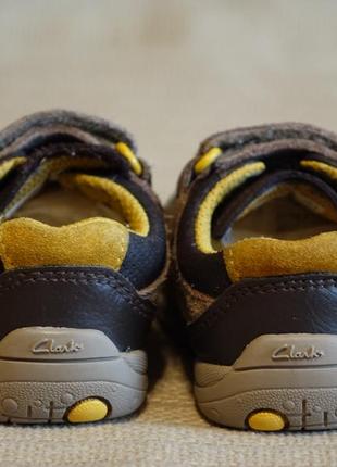 Комбинированные кожаные кроссовки clarks first shoes англия 20 р.7 фото