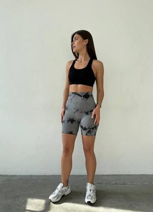 Эффектные и супер удобные светло-серые фитнес шорты8 фото
