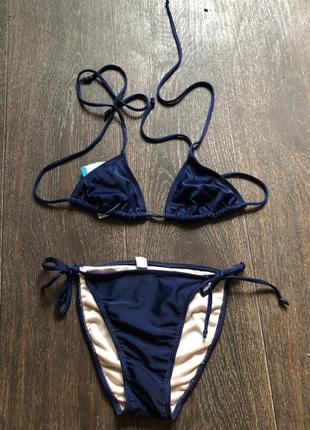 Темно синий купальник приятный на ощупь