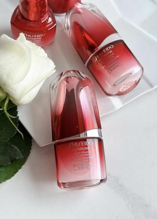 Стимулюючий захисний концентрат для обличчя shiseido ultimune power infusing concentrate.