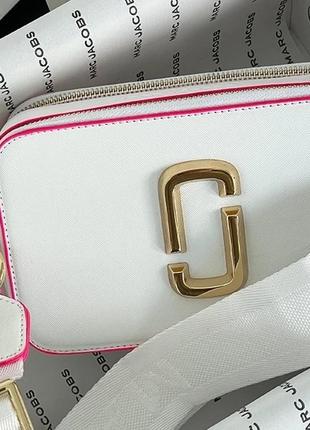 Женская сумка марк джейкобс белая marc jacobs the snapshot white/pink
