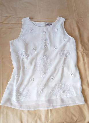 Топ вишукана  вишивка