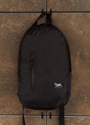 Чоловічий чорний рюкзак staff 20l black