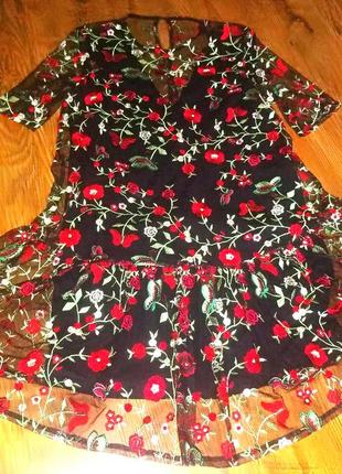 Платье чёрное .беби долл ,в низу оборка ,ткань-сетка, вышита цветами. подкладка-трикотаж.