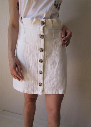 Нова біла спідниця на ґудзиках з рюшем на талії top shop розмір с/м натуральна тканина3 фото
