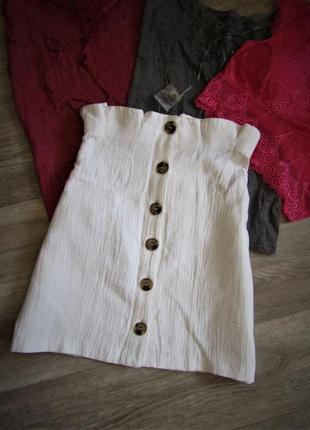 Нова біла спідниця на ґудзиках з рюшем на талії top shop розмір с/м натуральна тканина2 фото