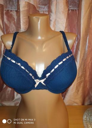 Бюстгальтер