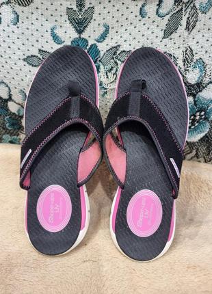 Тапки шлепки сланці skechers