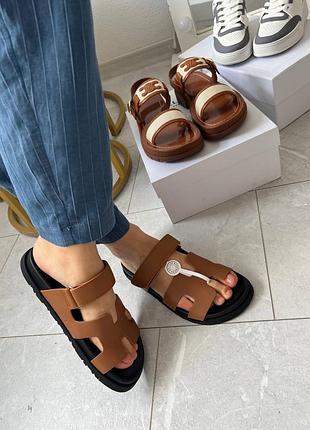 Трендовые босоножки сандали