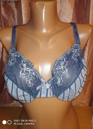 Бюстгальтер