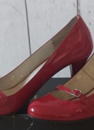 Туфли кожаные лаковые красного цвета5 фото