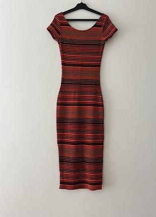 Сілуетна сукня в рубчик1 фото